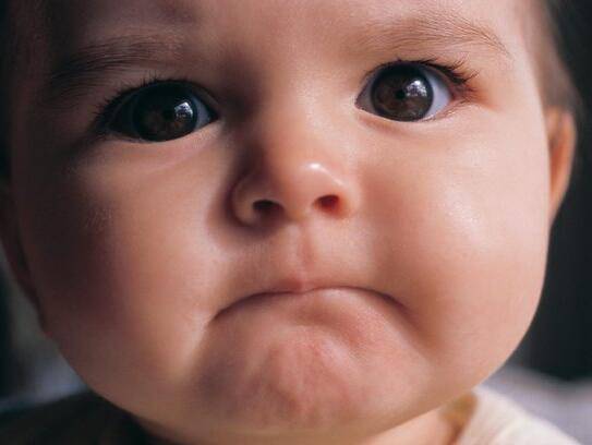 寶寶聽力發(fā)育的關(guān)鍵時期 媽媽謹防 叫叫鞋