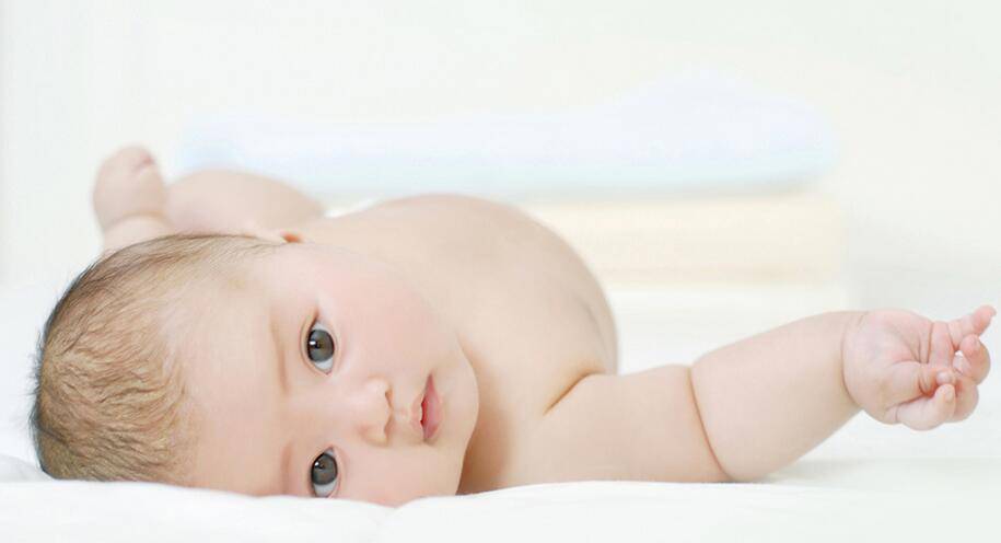 三個(gè)月寶寶抬頭不好 當(dāng)心缺鈣