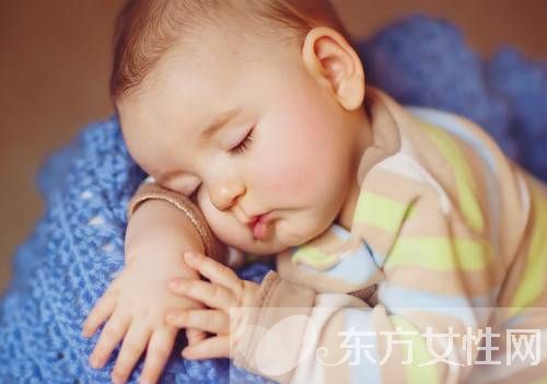 0-1歲寶寶的肢體訓(xùn)練 讓寶寶 贏在起跑線