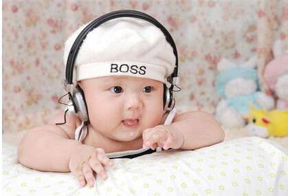 寶寶聽力發(fā)育的關(guān)鍵時期 媽媽謹防 叫叫鞋