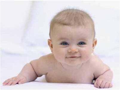 寶寶兩個月應(yīng)抬頭多少度 說說寶寶抬頭這件事