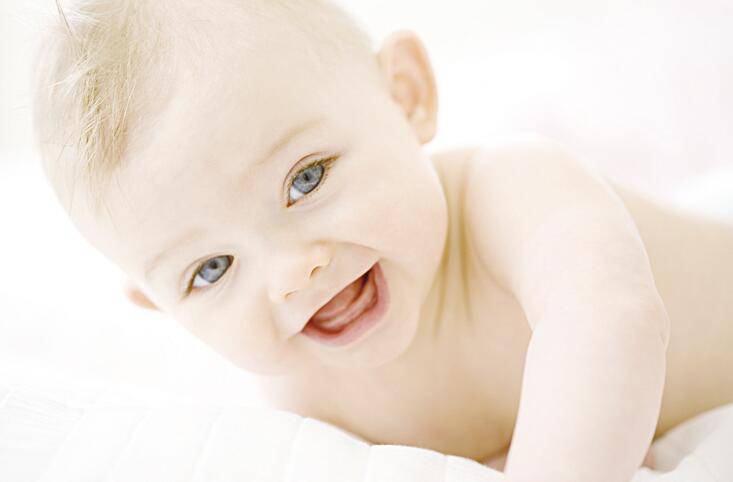 寶寶抬頭不好怎么辦 如何正確教寶寶抬頭