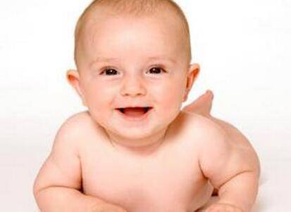 寶寶兩個月應(yīng)抬頭多少度 說說寶寶抬頭這件事