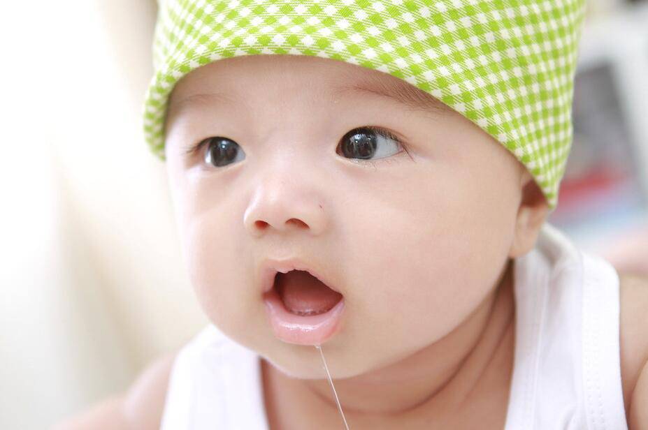 寶寶抬頭不好怎么辦 如何正確教寶寶抬頭