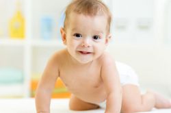 你知道嗎 這些大動作代表寶寶發(fā)育緩慢