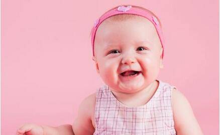 寶寶長牙順序及時間 長牙發(fā)燒媽媽需留心