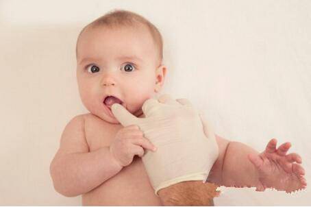 寶寶長(zhǎng)牙會(huì)發(fā)燒 探究寶寶長(zhǎng)牙順序