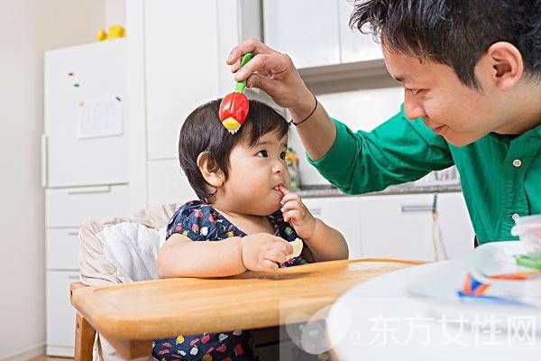 三歲寶寶飲食習慣應該如何正確培養(yǎng)