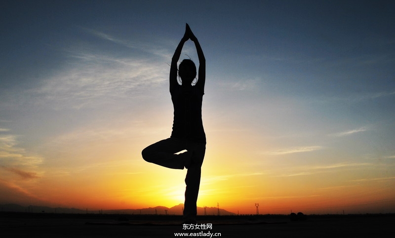 睡前該如何瘦腹 幾個瑜伽動作讓你快速瘦腹