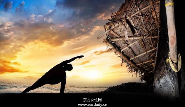 睡前該如何瘦腹 幾個瑜伽動作讓你快速瘦腹