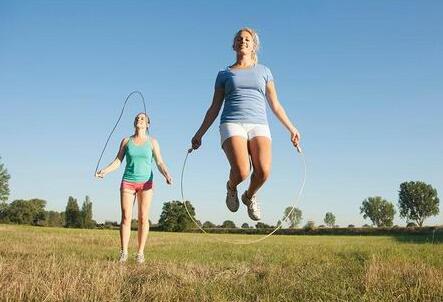揭秘跳繩的六大好處 健美身材 跳 出來