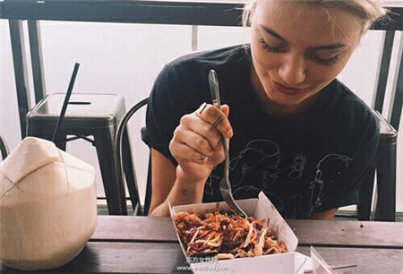 誤區(qū) 高膽固醇食物容易造成肥胖