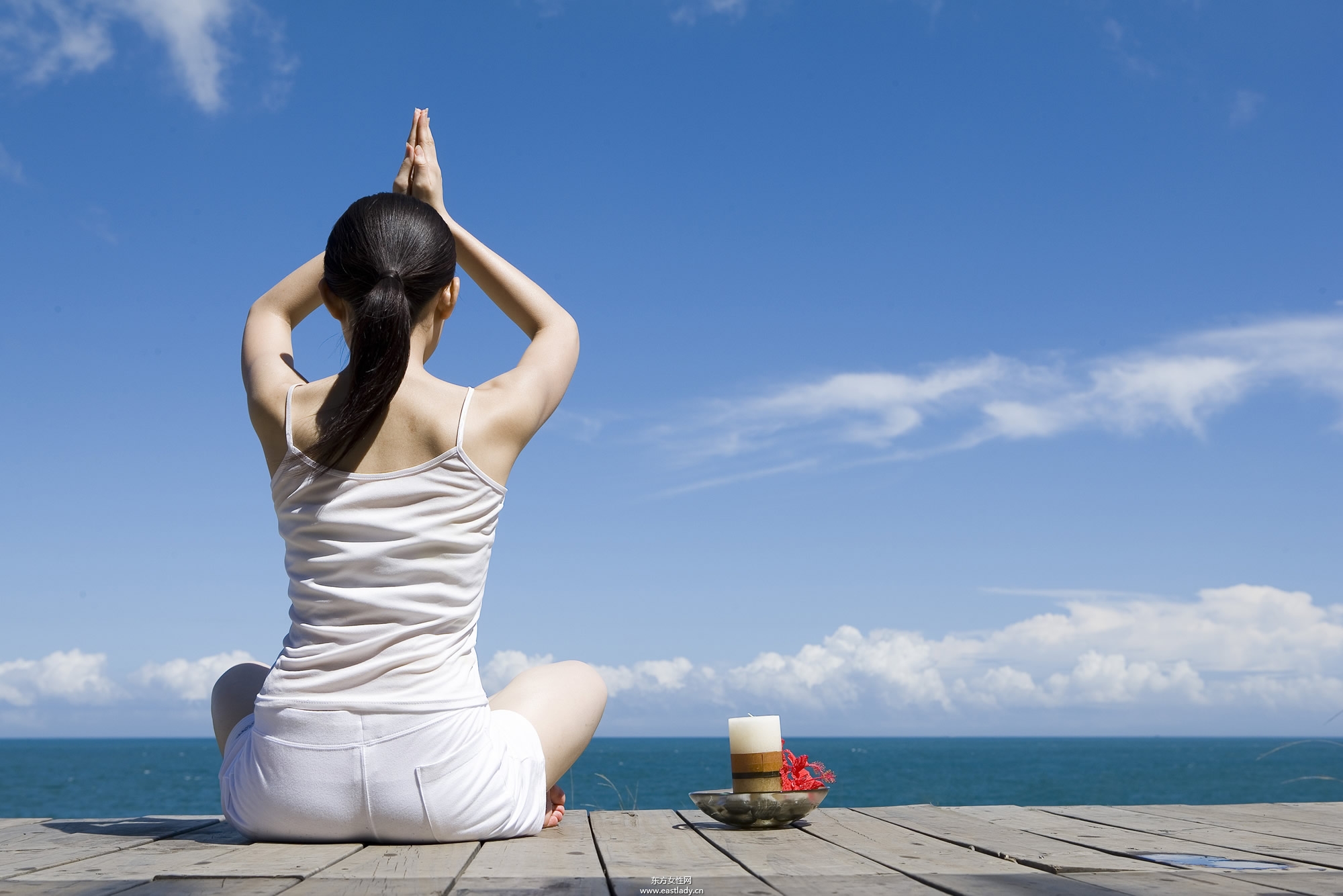 睡前該如何瘦腹 幾個瑜伽動作讓你快速瘦腹