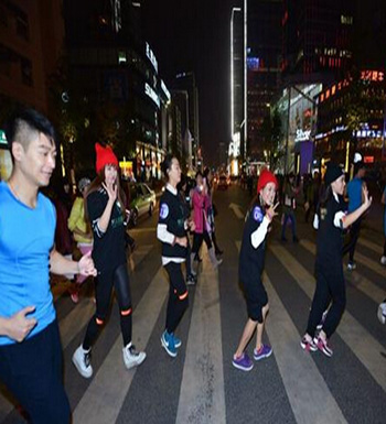 夜跑減肥的正確方法  放慢跑步速度更有效