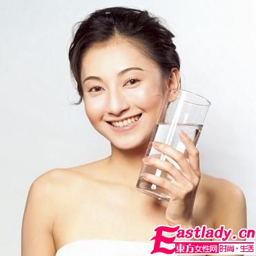 喝水減肥方法讓你輕松享瘦