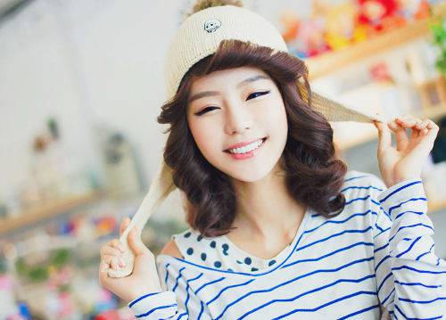 三款快速瘦臉按摩操 塑造精致小V臉