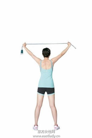 想當(dāng)背影殺手 4步驟跳繩操消虎背