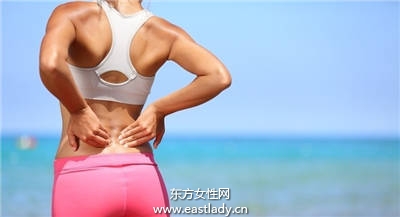 只用一條大毛巾打造性感小蠻腰