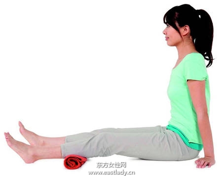 一條大毛巾輕松消除小腿水腫