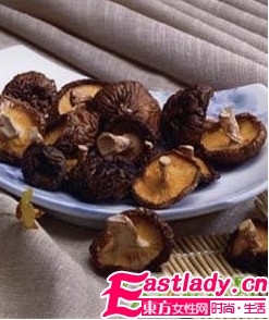 多吃9種食物消除水腫臉