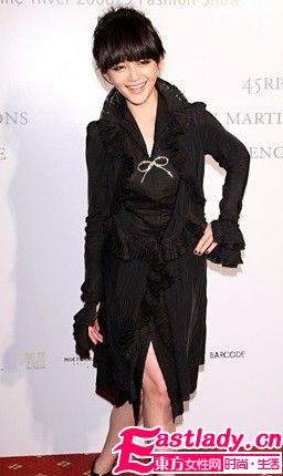 大s談瘦身經(jīng)驗(yàn) 提倡多喝水