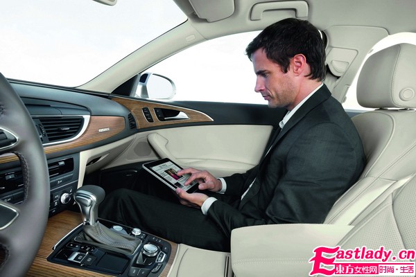 AUDI新A6導(dǎo)入混合動(dòng)力車(chē)型 營(yíng)造出跑車(chē)般動(dòng)感氣息