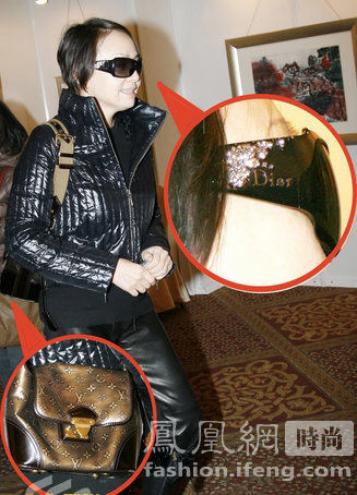 宋丹丹萬(wàn)元香奈兒眼鏡 簡(jiǎn)單隨意