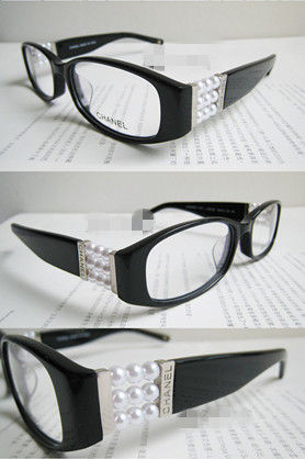 宋丹丹萬(wàn)元香奈兒眼鏡 簡(jiǎn)單隨意