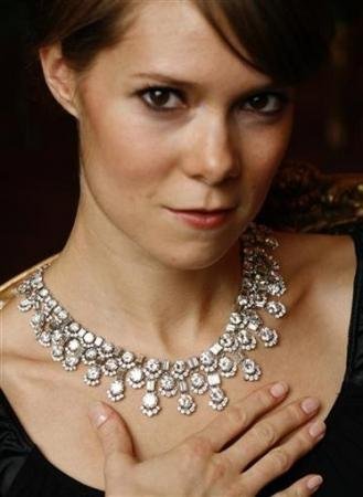 如此奢侈品 你肯為他們買單么