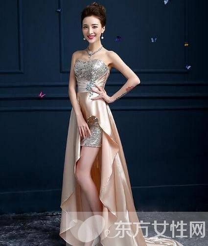 性感時尚晚禮服造型推薦 這么穿優(yōu)雅而不庸俗