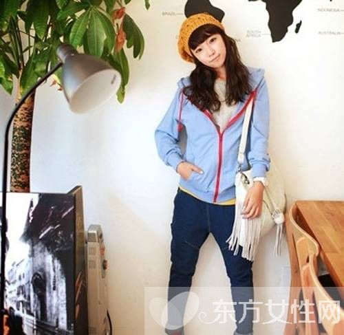 秋季衛(wèi)衣帽衫怎么搭配好看  隨意搭也能扮靚