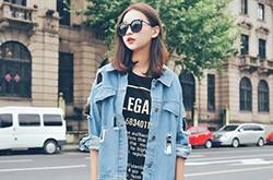 這么搭休閑牛仔衫絕對不爛大街 還有點性感