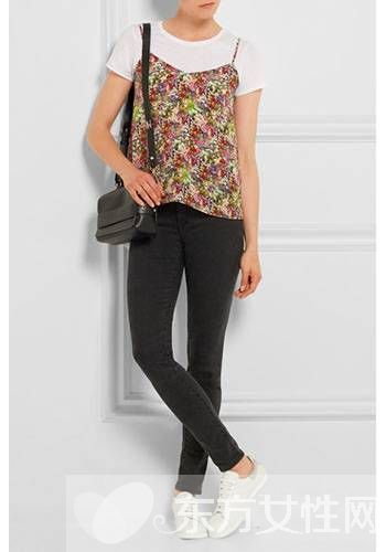 時(shí)尚夏裝新款吊帶背心搭配 這些巧妙的穿法很棒哦