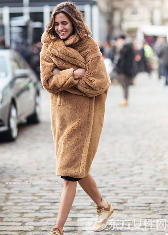 駝色大衣搭配圖片推薦 時(shí)尚優(yōu)雅的潮流典范