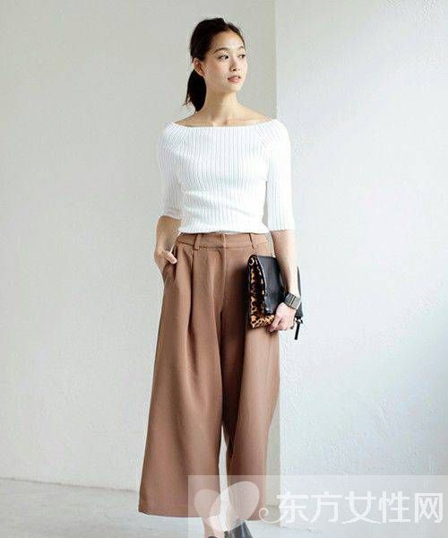 秋天怎么穿衣搭配 一字領(lǐng)性感剛剛好
