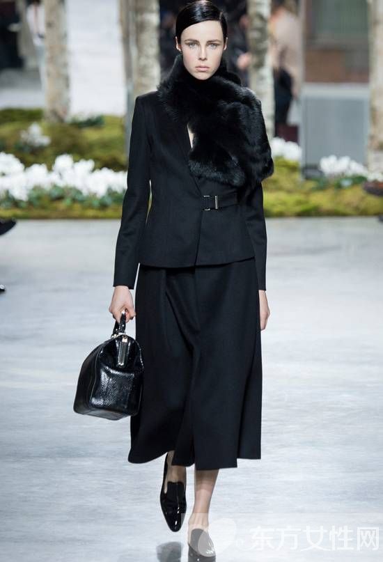 70年代時(shí)尚元素風(fēng)格推薦 時(shí)尚與經(jīng)典的完美結(jié)合