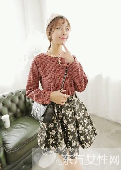 秋季女生半身裙搭配 盡顯復(fù)古時尚風(fēng)