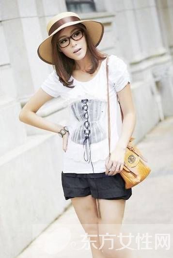 時(shí)尚復(fù)古風(fēng)最潮搭配 街拍達(dá)人都愛這么穿哦