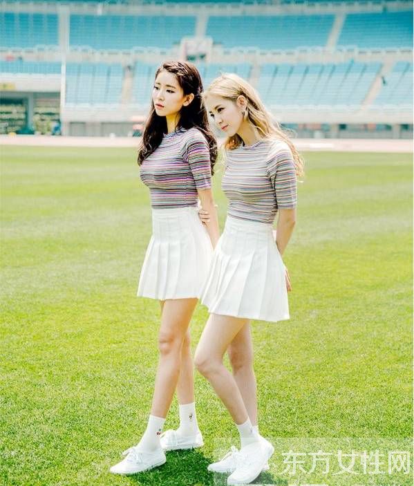 彩色條紋上衣怎么搭配 巧妙穿法彰顯青春范兒