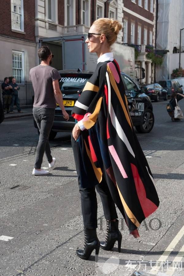 披肩外套的穿搭方法推薦 溫暖舒適的最佳選擇