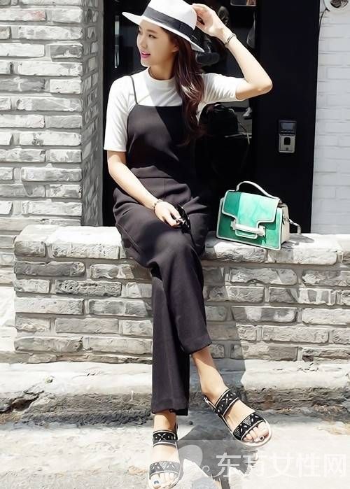 5款韓范背帶褲搭配 穿出不一樣的時(shí)尚氣質(zhì)