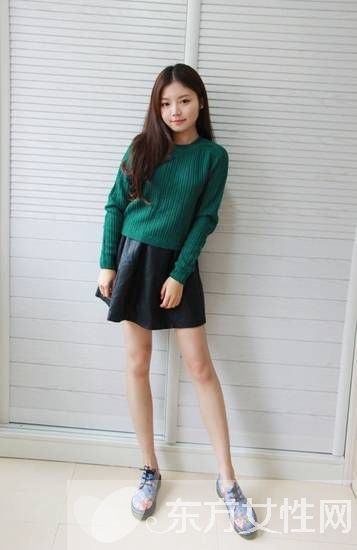 秋季女生半身裙搭配 盡顯復(fù)古時尚風(fēng)