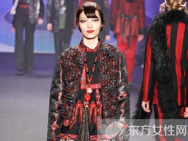 70年代時(shí)尚元素風(fēng)格推薦 時(shí)尚與經(jīng)典的完美結(jié)合