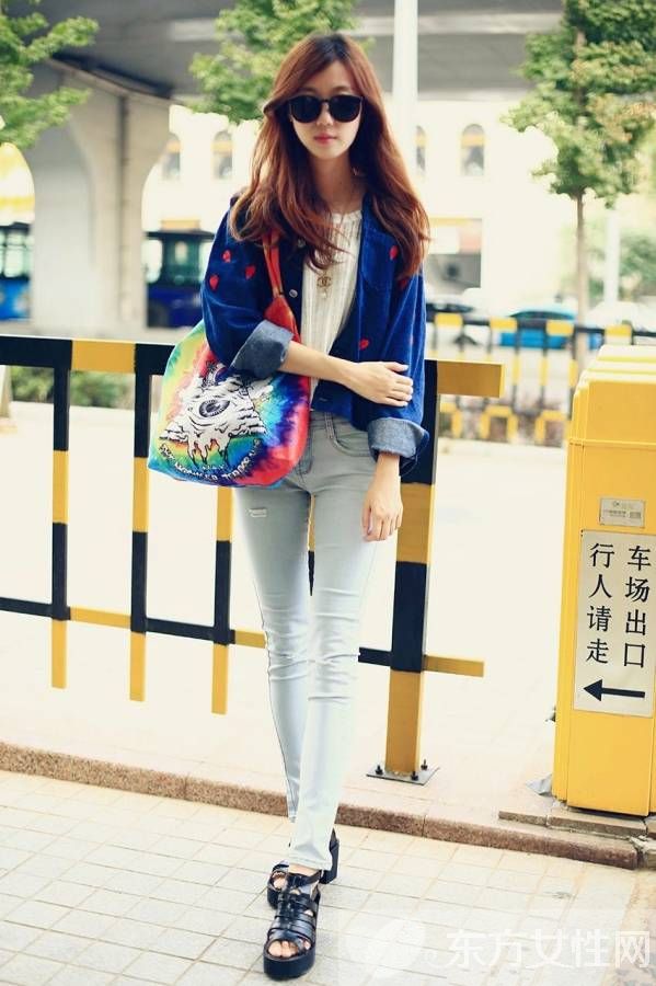 深色牛仔系列外套穿搭 這么穿讓你很是吸睛