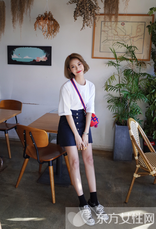 牛仔半身裙超美搭配 時髦女王今夏這么穿