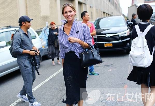 初秋時尚帥氣風(fēng)襯衫搭配 出街必備扮靚單品