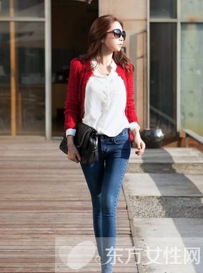 簡(jiǎn)約迷人淑女風(fēng)裝扮 清新魅力凸顯無(wú)疑