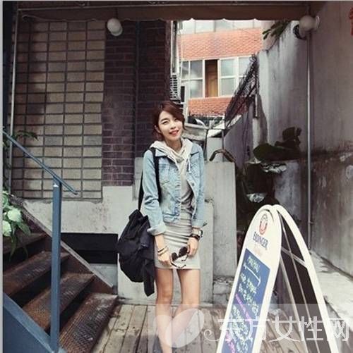 秋季衛(wèi)衣帽衫怎么搭配好看  隨意搭也能扮靚