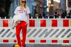 2017哥本哈根時(shí)裝周 春夏休閑街拍引領(lǐng)時(shí)尚前沿