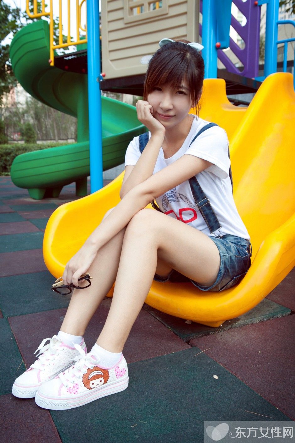 帆布鞋搭配什么褲子好看 這樣搭配既時尚又個性